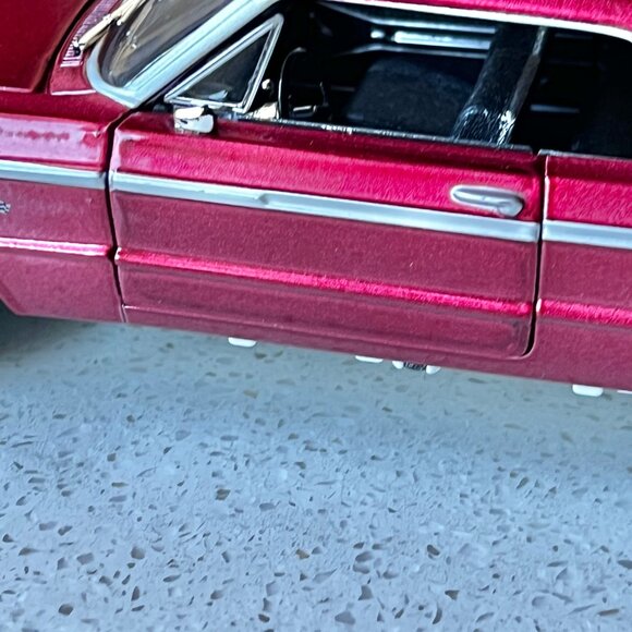 1964 Chevrolet Johnny Lightning Impala Diecast Model Car 1:24 Scale Vintage Maro - Picture 9 of 13